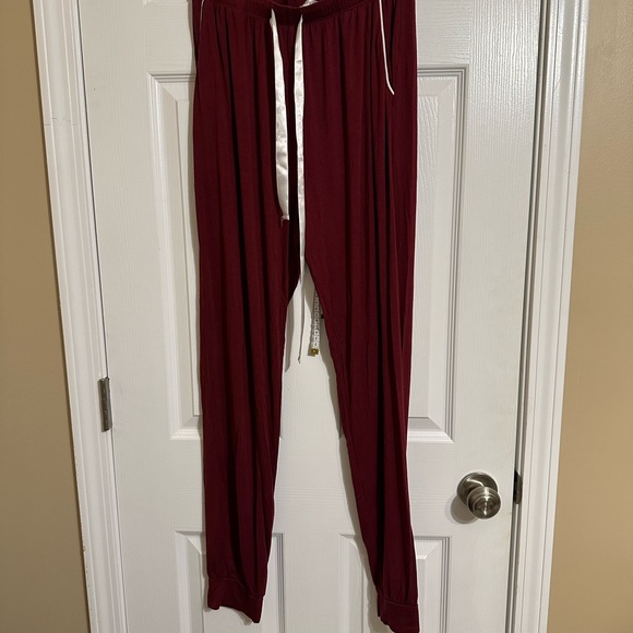 Long sleeve and jogger pajama set - Picture 5 of 7